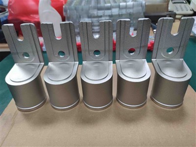 Naujas liejimo gaminių su CNC apdirbimu projektas